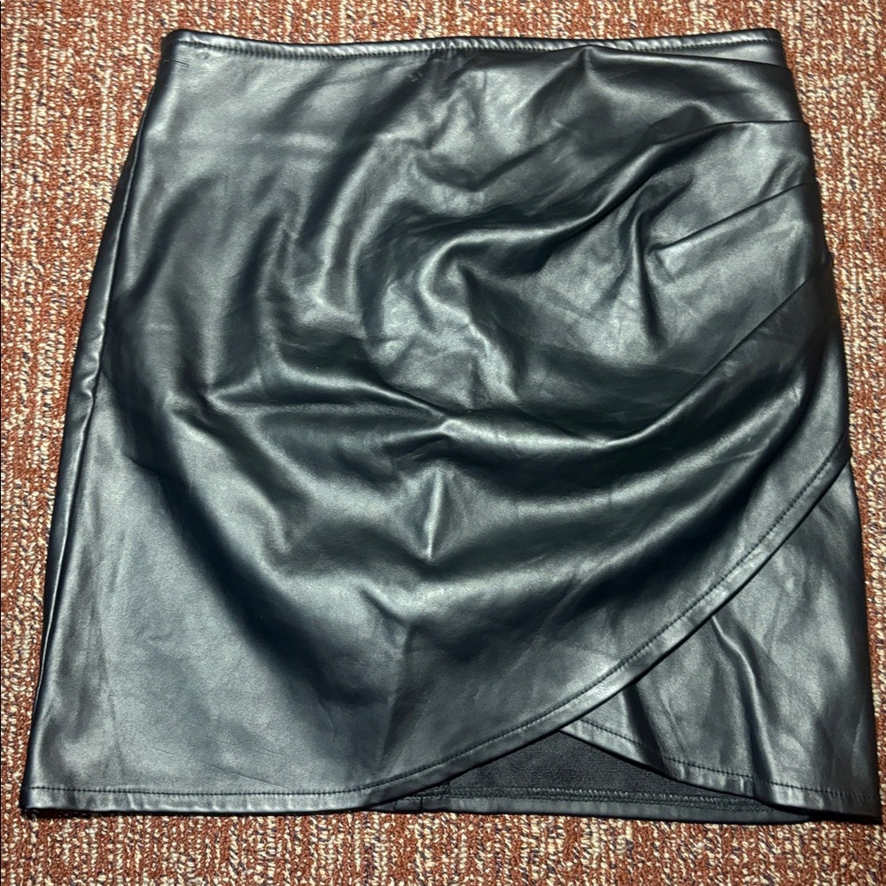 Shinestar faux leather Black Ruched Wrap Mini Skirt women’s small vegan leather